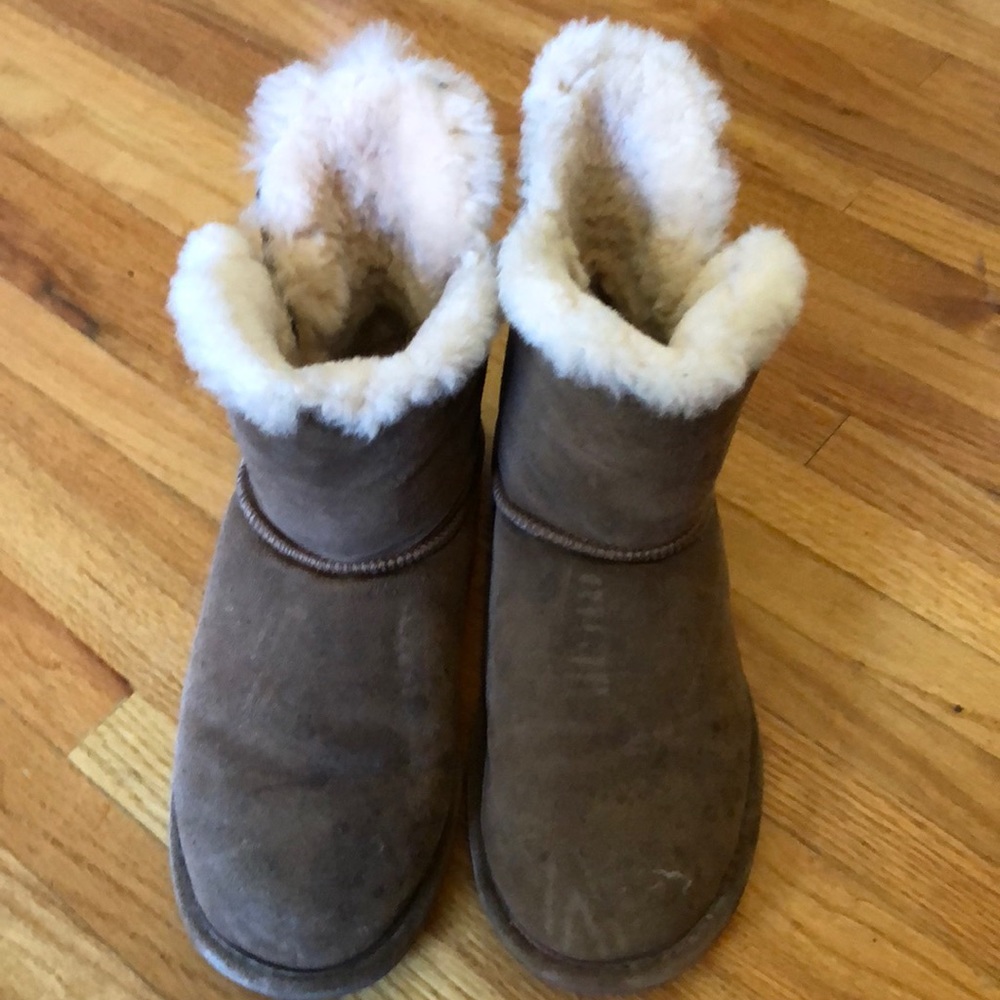 Women’s bear boots, size 8